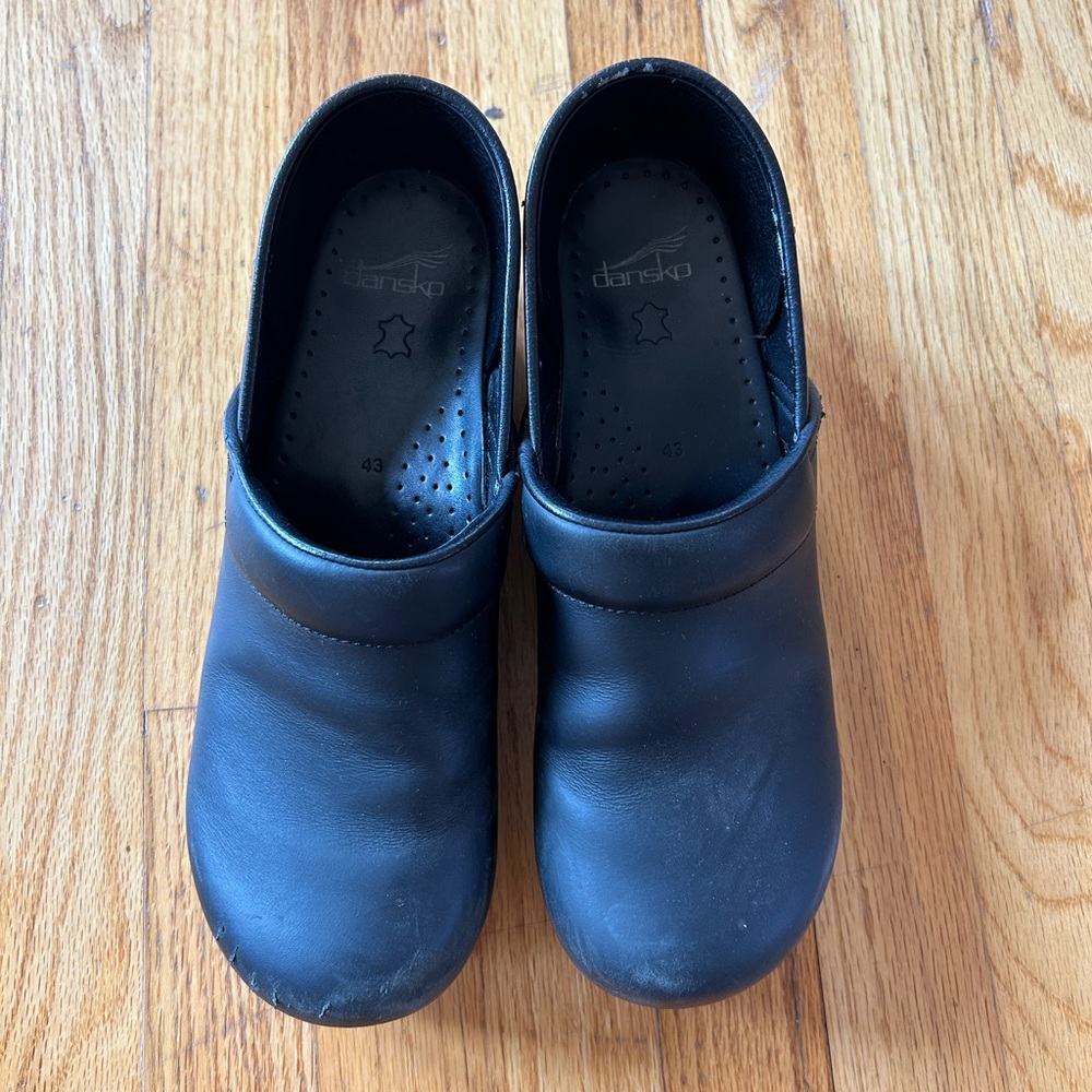 Dansko black leather clogs 43 chef work kitchen nurse shoes